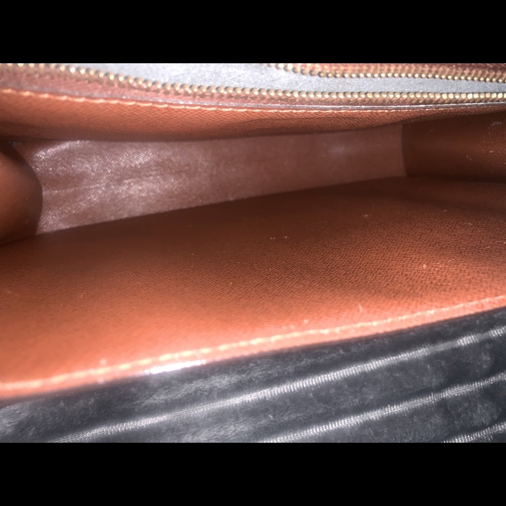 SOLD! Louis Vuitton Monceau Crossbody Briefcase! - Picture 13 of 16
